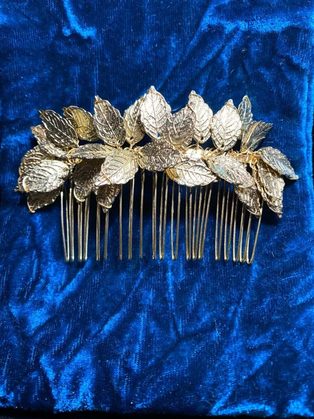 Vintage inspired Gold tone Leaf Dainty comb Bridal